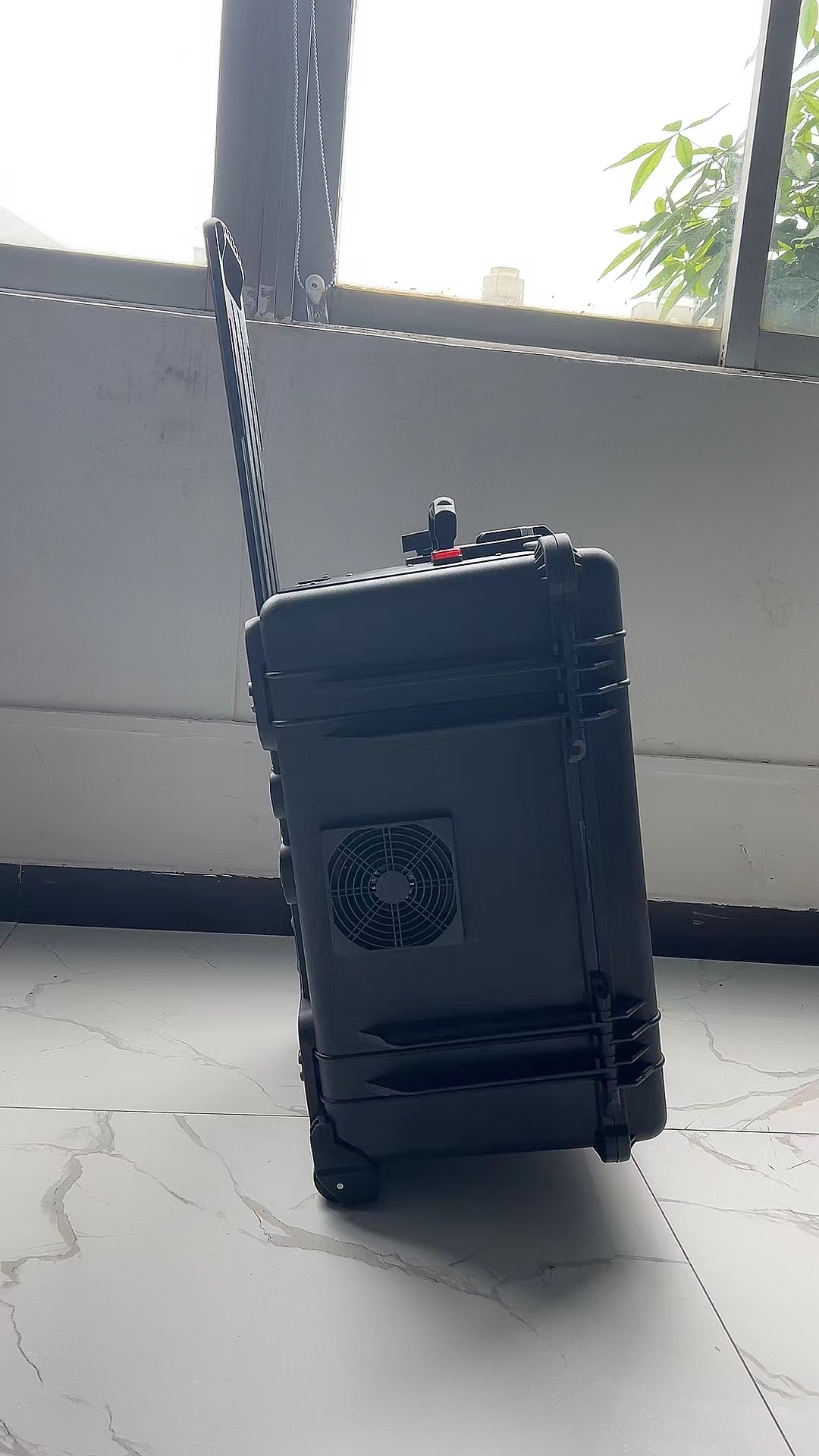 红山街道手拉箱型移动通信干扰器